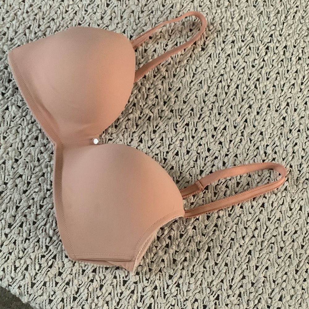 Adore me Light Peach Everyday Bra with Smooth Molded Cups - Picture 2 of 5